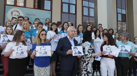 On Journalist's Day, MIP Stages Campaign in Support of Sushchenko and Semena