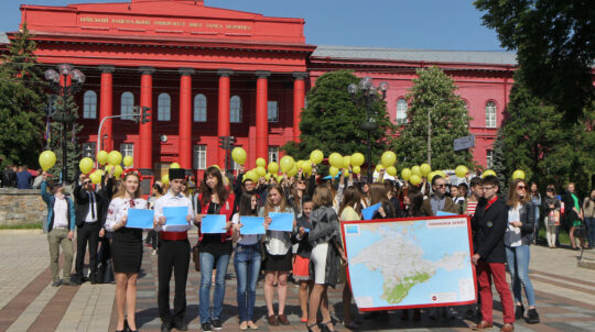 The Student Council under MIP organized a live installation of the Crimean Tatar emblem