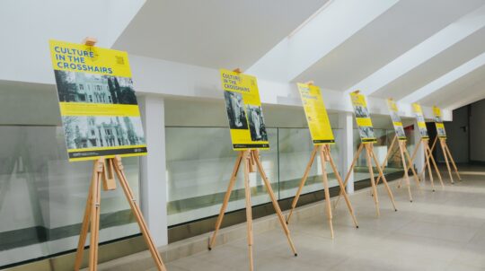 У Національному художньому музеї Молдови відкрилась виставка «Культура під прицілом», яка присвячена наслідкам російської агресії в Україні
