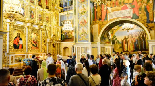 В Успенському соборі Києво-Печерської лаври відбувся молебень за полеглими захисниками та жителями Маріуполя
