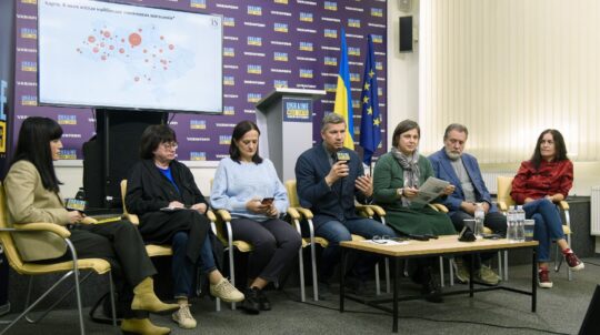 Українці після повномасштабного вторгнення почали більше читати та обирають книги українською