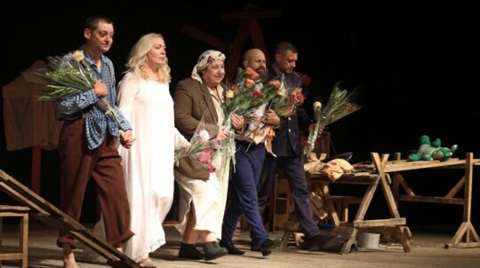 Херсонський театр відновив покази вистави «Баба Пріся» 