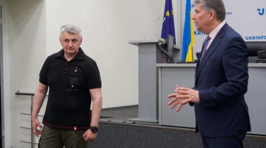 Ростислав Карандєєв представив колективу Укрінформу нового генерального директора Сергія Череватого